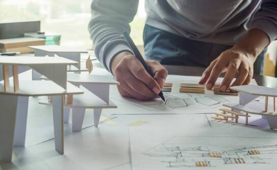 Od pierwszej perspektywy do teczki egzaminacyjnej — jak wygląda przygotowanie do architektury