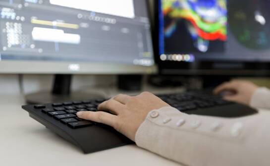 Program nauki Adobe Premiere Pro, który prowadzi od importu materiału do finalnego eksportu