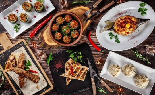 Jak włączyć kuchnię podkarpacką do menu przyjęcia, żeby pasowała do wesela, komunii i chrztu