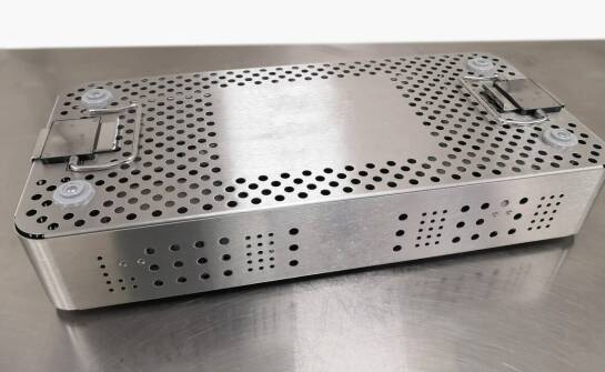 Aluminium w obudowie elektroniki — kiedy pomaga chłodzić i tłumić zakłócenia