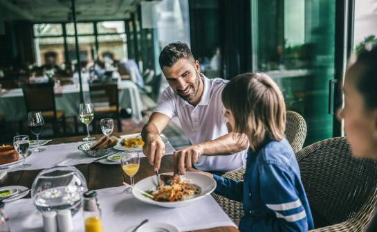 Od karczmy do rodzinnej restauracji — jak zmienił się smak wyjścia na obiad w Nowym Targu