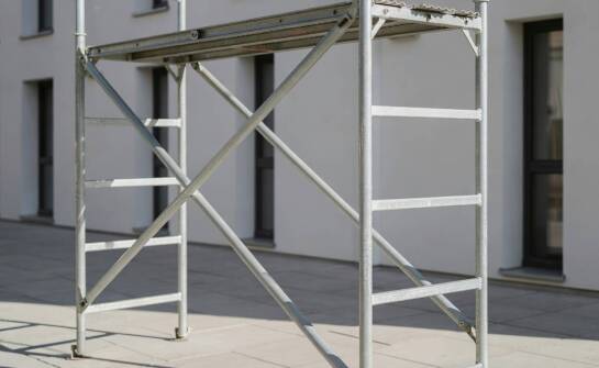 Co naprawdę decyduje o trwałości i bezpieczeństwie aluminiowego rusztowania po latach używania