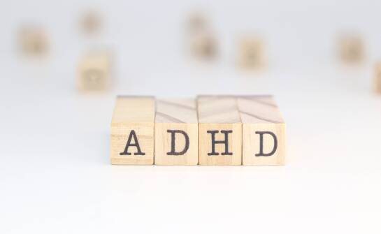 Jak zdalna pomoc psychiatryczna porządkuje podejrzenie ADHD u dziecka przed pełną diagnozą