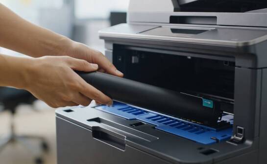 Jak system rozpoznawania wkładu w urządzeniach Konica Minolta wpływa na akceptację zamiennika