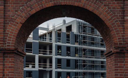 Jak uwarunkowania prawne i dostępność gruntów kształtują architekturę nowych osiedli mieszkaniowych w Bydgoszczy