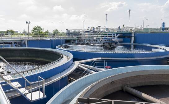 Hydrofornia jako stabilizator ciśnienia w przemysłowym uzdatnianiu wody — kiedy jest potrzebna