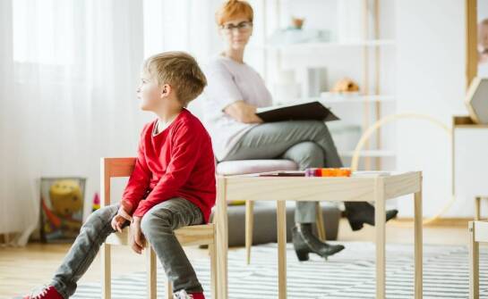 Jak wygląda pierwsza konsultacja psychologiczna dziecka i jak przygotować do niej rodzica oraz dziecko