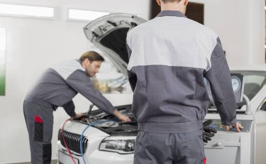 Jakie objawy w Audi wymagają diagnostyki, zanim problem uderzy w silnik lub rozrząd