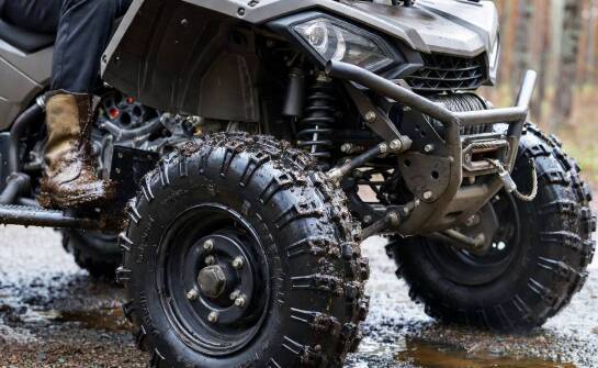 Quad Kymco 550 w praktyce — co daje pojemność, wtrysk i wspomaganie kierownicy