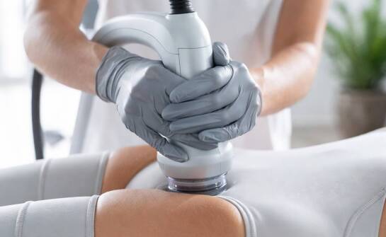 Trzy mechanizmy modelowania sylwetki: skurcze mięśni, masaż podciśnieniowy i fale radiowe