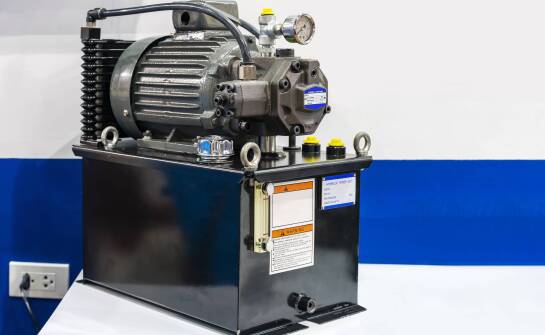 Z czego składa się zasilacz hydrauliczny i jak każdy element wpływa na stabilność pracy