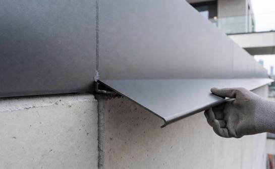 Dlaczego dopasowanie formatek do detalu balkonowego decyduje o szczelności obróbek