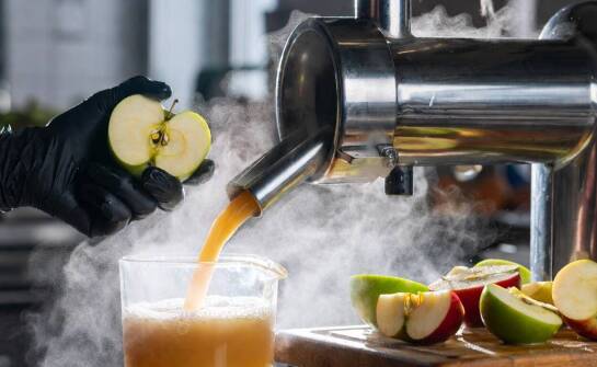 Jak przygotowanie jabłek wpływa na wydajność sokowirówki w punktach gastronomicznych