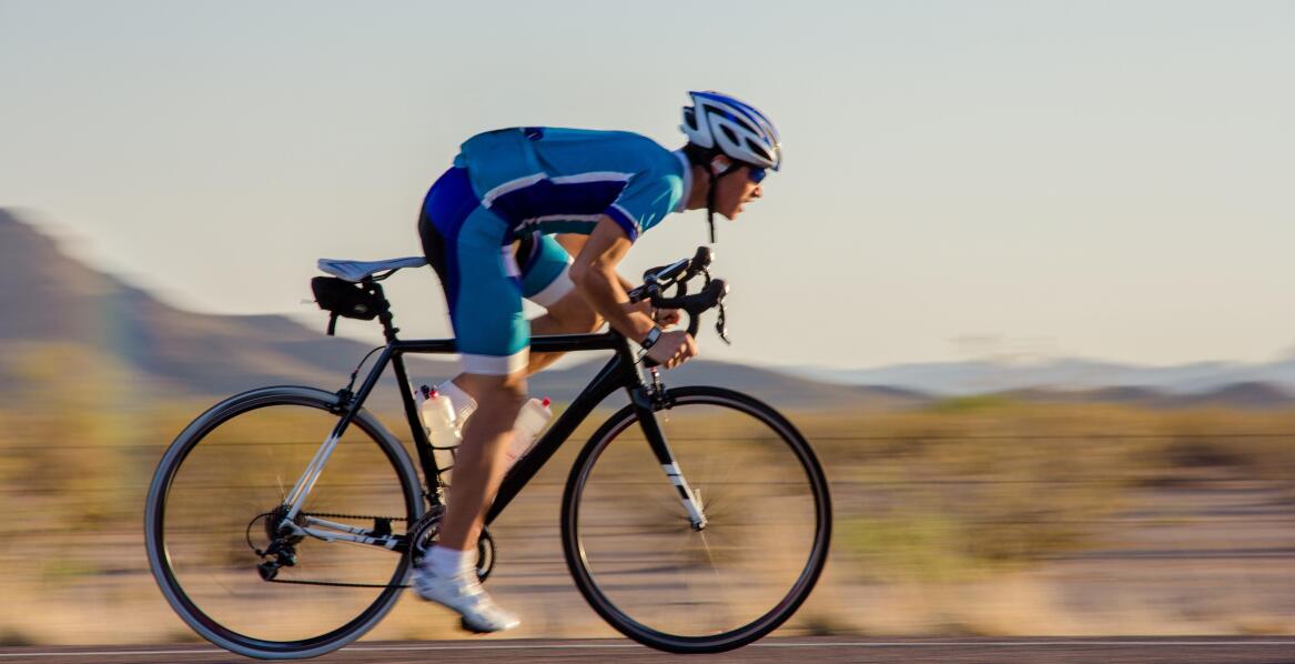 Jak aerodynamika wpływa na zachowanie roweru szosowego aero i różnice w gamie modeli 2026