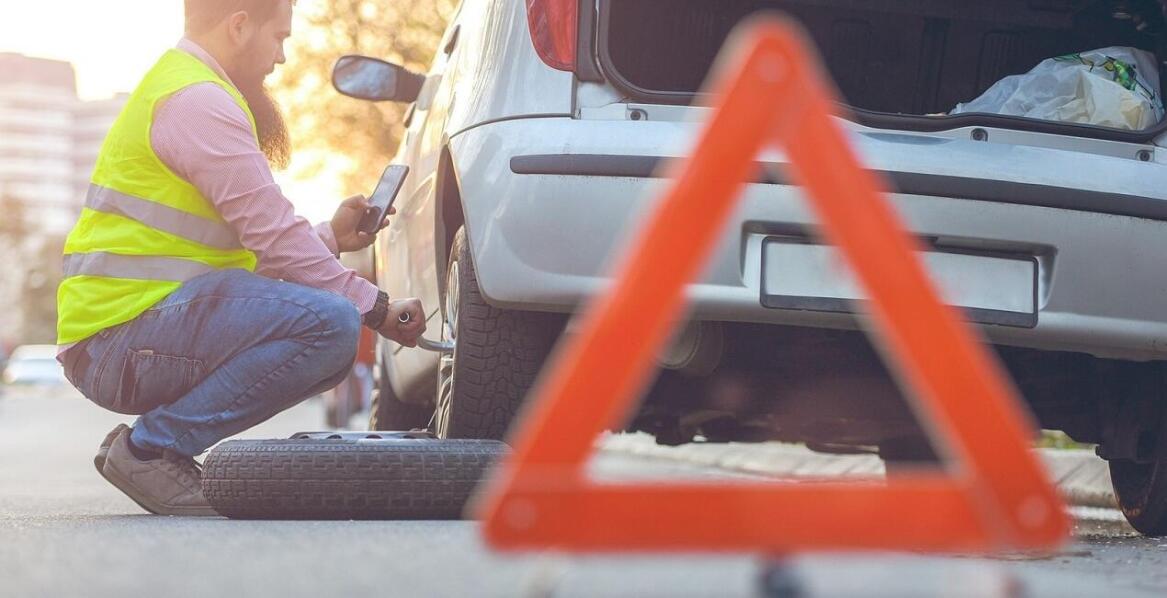 Drobne naprawy mobilne w ramach pomocy drogowej - na co możesz liczyć?