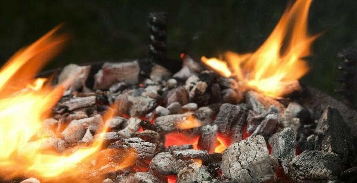 Popiół z grilla - sekretne życie odpadów po grillowaniu