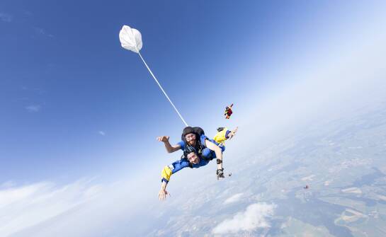 Czy każdy może skoczyć ze spadochronem?