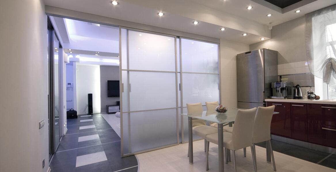 Co wchodzi w skład systemów do drzwi przesuwnych?