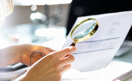 Dlaczego pracując w kantorze warto zapisać się na kurs rozpoznawania autentyczności dokumentów?