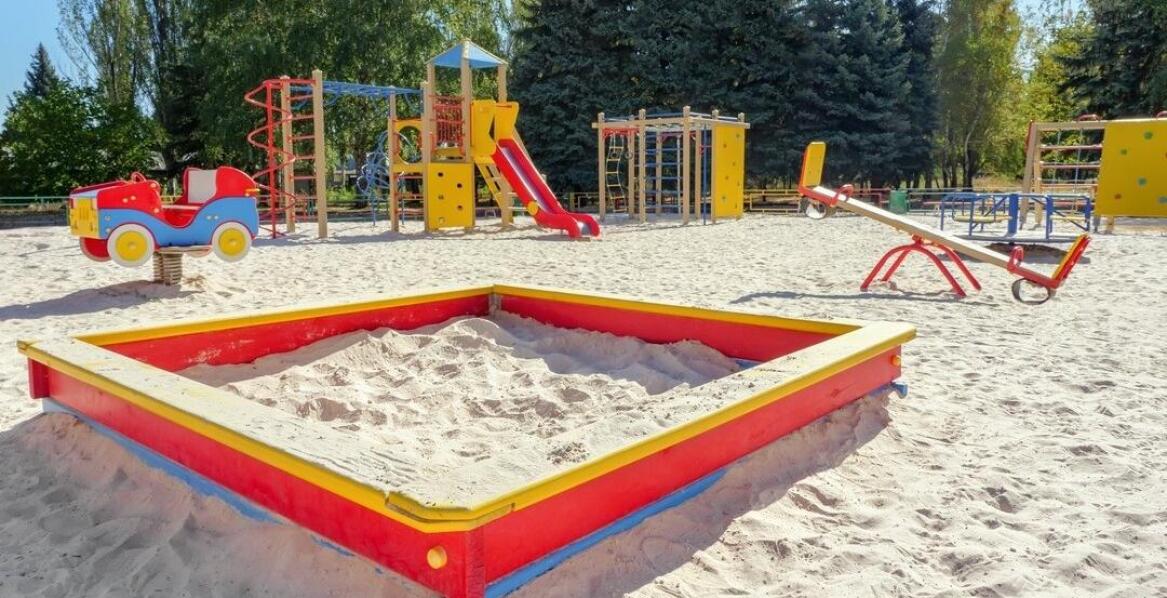 Czym powinna się cechować piaskownica na plac zabaw?