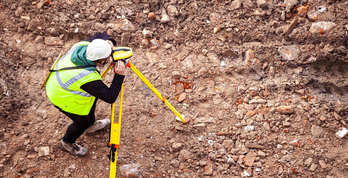 Tajemnice pracy geodety, czyli od pomiarów do map