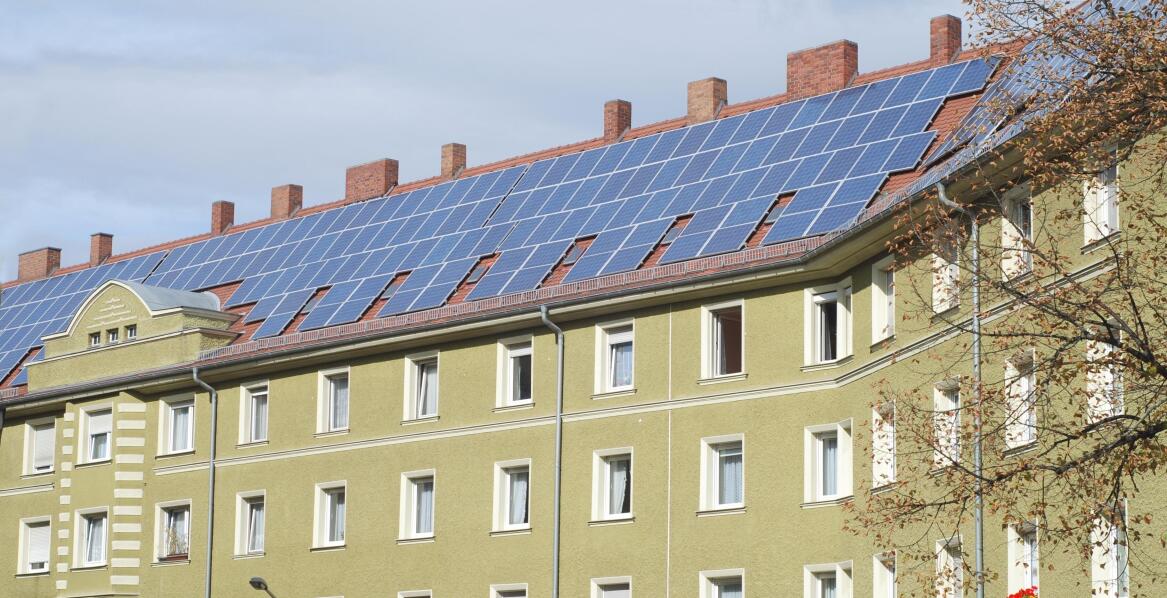 Finansowanie instalacji fotowoltaicznych: dostępne dotacje i korzyści ekonomiczne