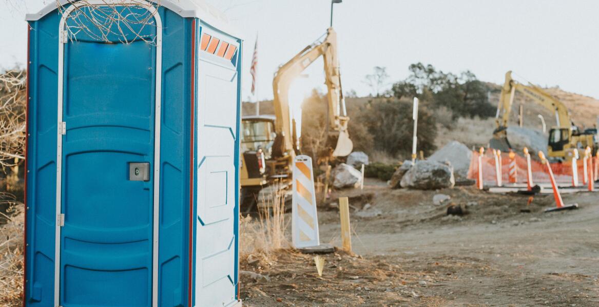 Dlaczego warto korzystać z oferty wypożyczalni toalet?
