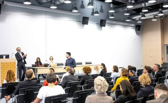 Dlaczego warto organizować konferencje w hotelu?