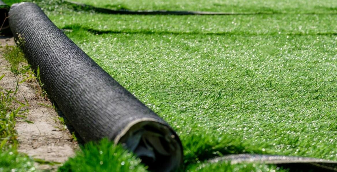 Jak wybrać kleje do sztucznej trawy?