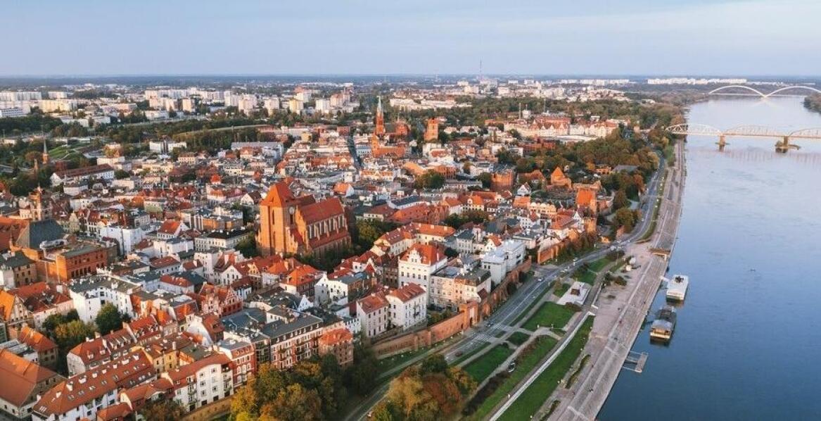 Jakie są zalety zatrzymania się w toruńskim hotelu na starym mieście?