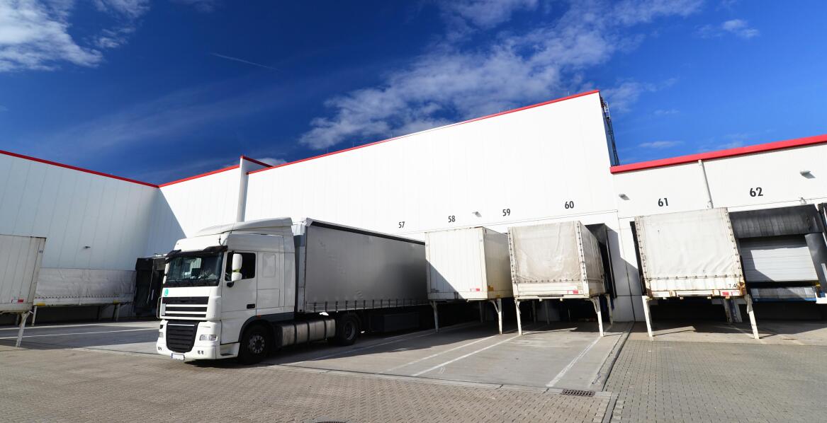 Czym zajmują się firmy transportowo-spedycyjne?