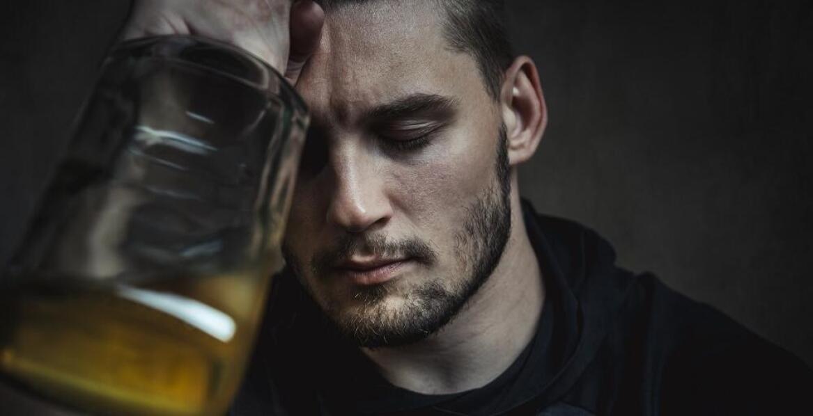Detoks alkoholowy w domu - poradnik - ZdrowieJest
