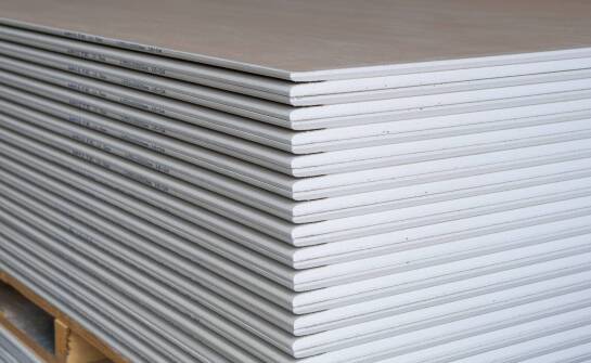 Jak zastosować ścianki przemysłowe w obiektach historycznych czy zabytkowych?