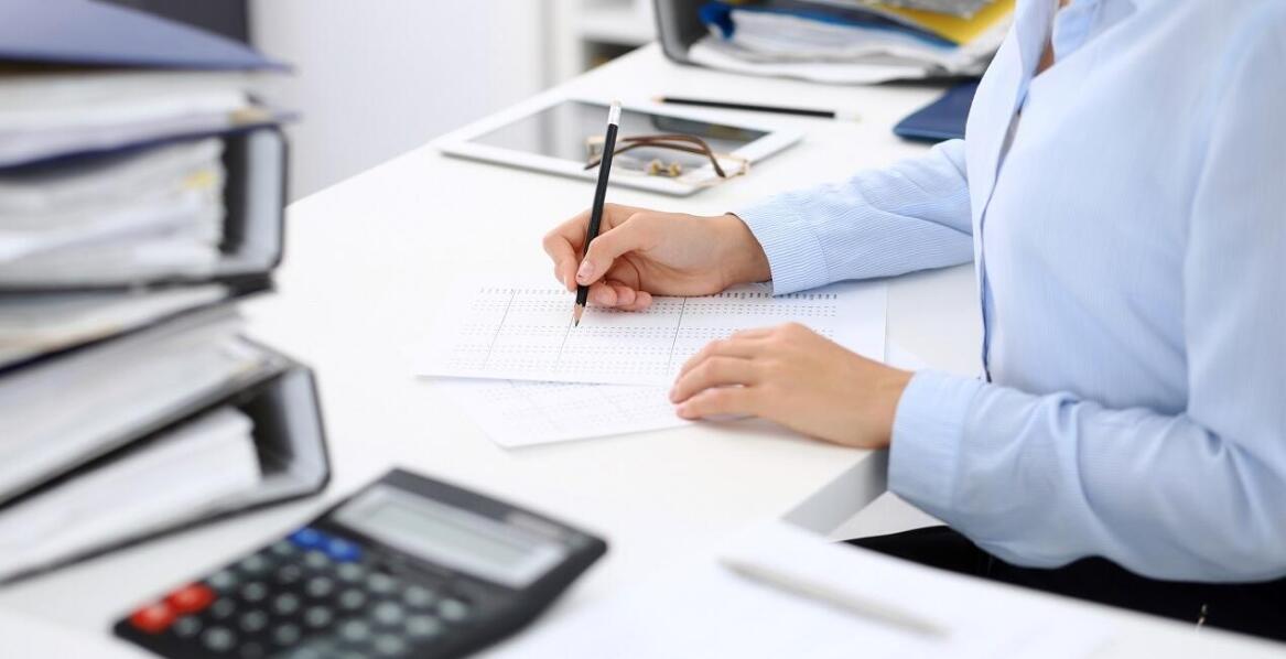 Kiedy i dlaczego warto zdecydować się na prowadzenie pełnej księgowości?