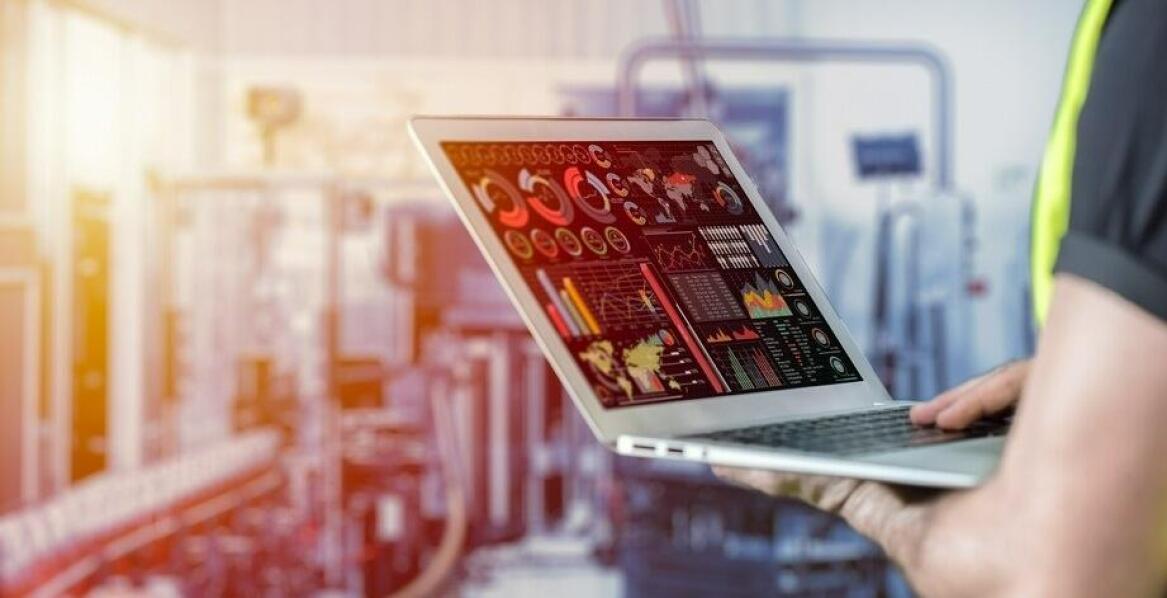 Czym powinno cechować się oprogramowanie do zarządzania produkcją?