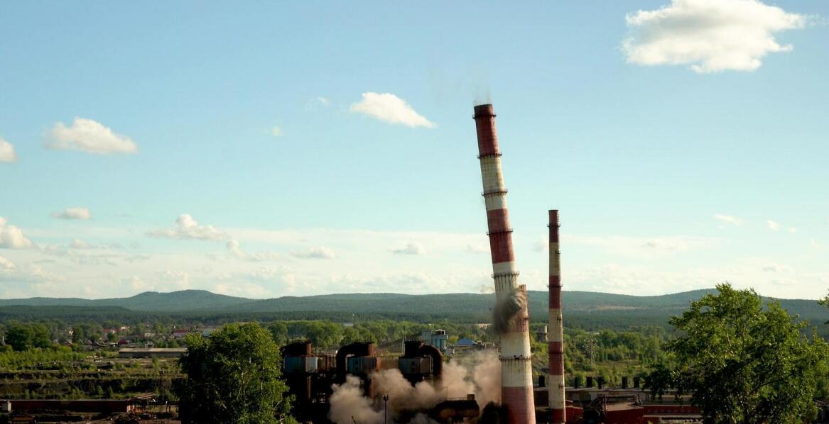 Jakimi metodami można wyburzać kominy?