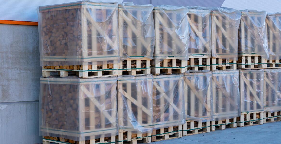 Dlaczego warto kupić kaptury foliowe na palety? Porady producenta