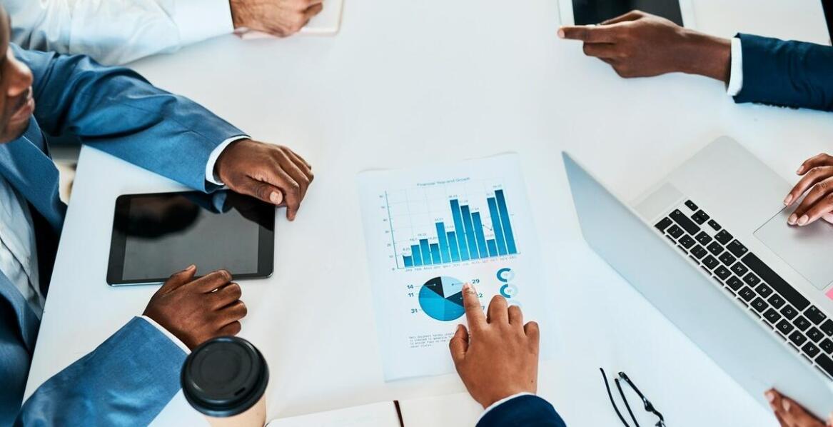 Dlaczego warto korzystać z usług biura rachunkowego?