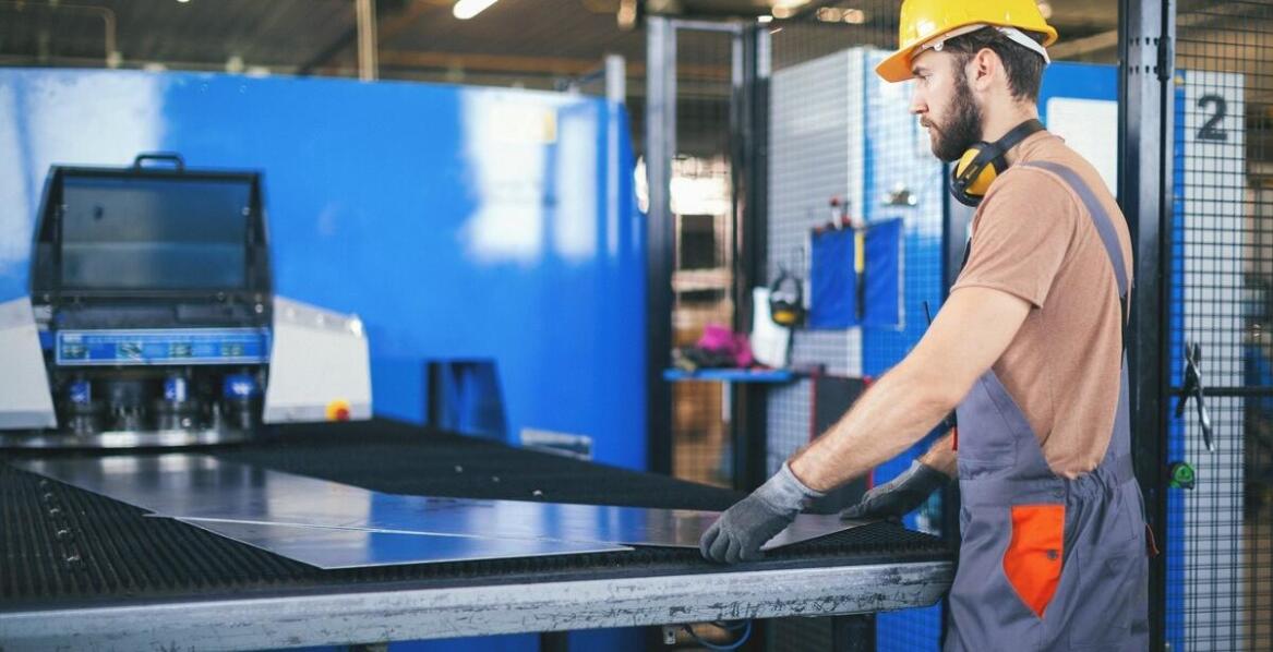 Kiedy konieczne jest gięcie blachy stalowej?