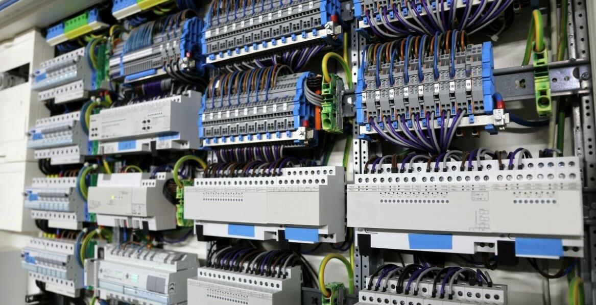 Przegląd najnowszych technologii w branży elektrycznej