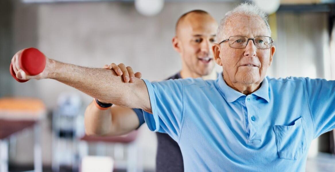 Rehabilitacja bólu barków. Jakie metody są najskuteczniejsze?