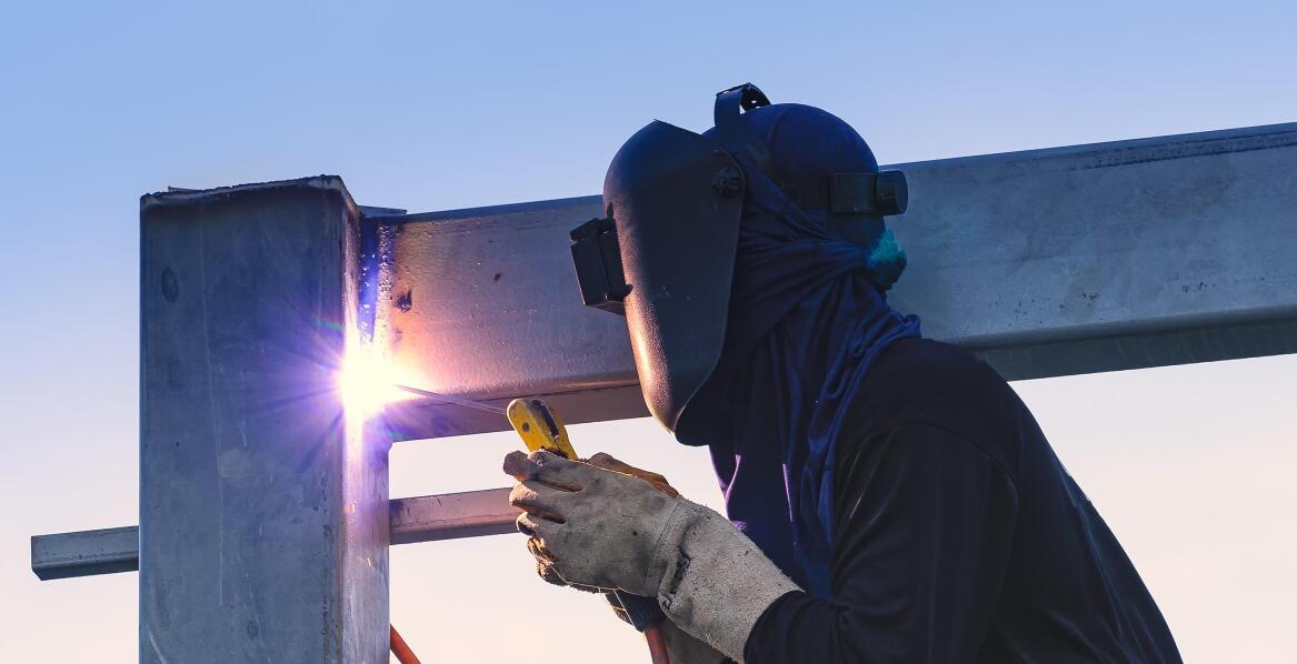 Jakich narzędzi potrzebujesz do spawania konstrukcji stalowych?