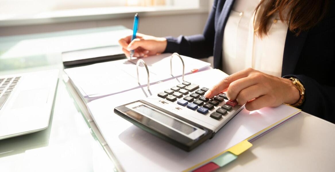 Co różni księgowość pełną od uproszczonej?