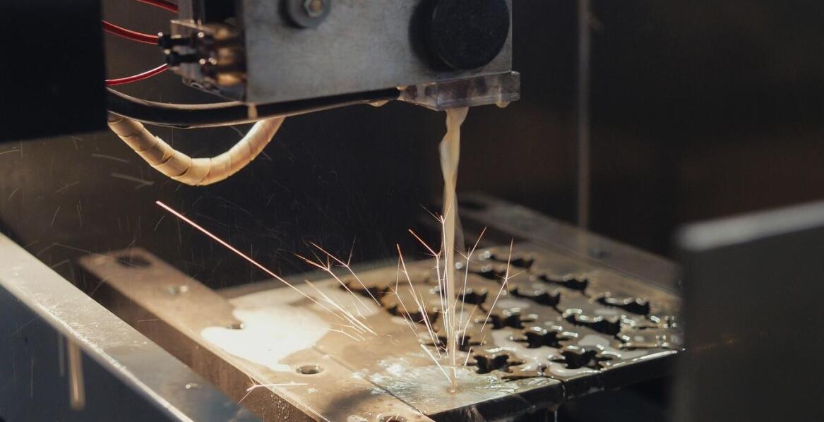 Szeroka oferta usług tokarskich - frezowanie, szlifowanie, spawanie metali