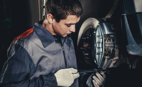 Układy hamulcowe - specjalistyczne usługi naprawcze dla aut ciężarowych