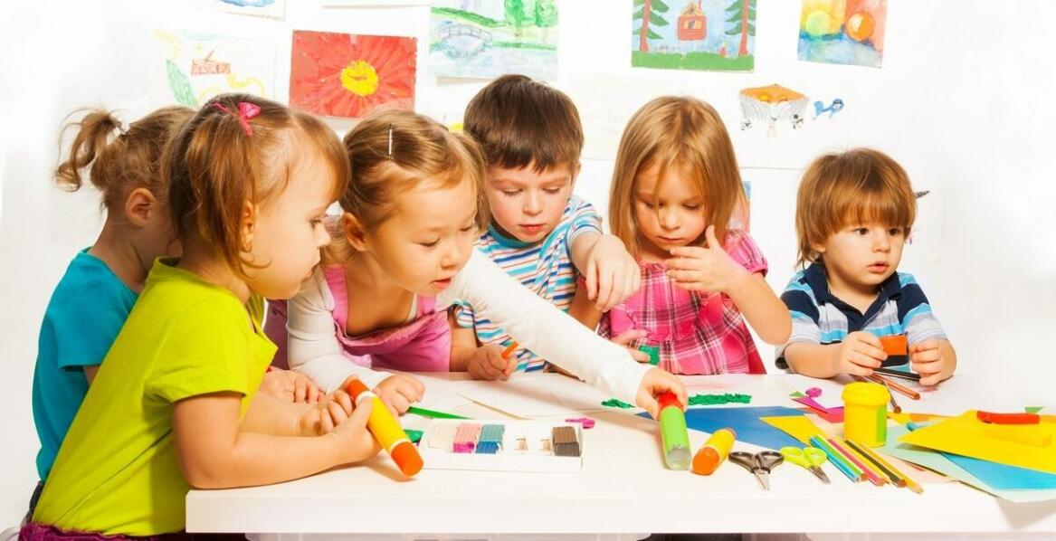 Zajęcia plastyczne dla dzieci - rozwijanie kreatywności od najmłodszych lat