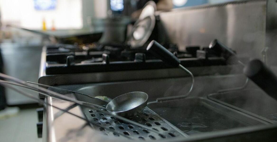 Gwarancja i serwis pogwarancyjny dla zmywarek gastronomicznych: co warto wiedzieć przed zakupem