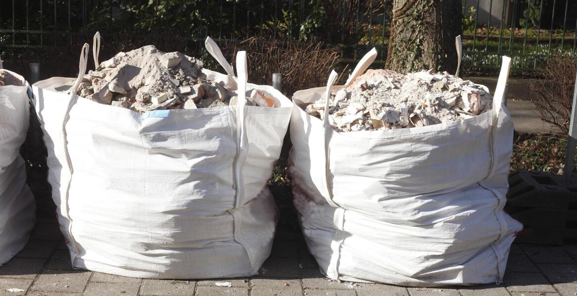 Gdzie w dużym mieście można składować worki z gruzem?