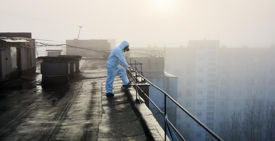 Czy malowanie dachów wpływa na jego żywotność? Co warto wiedzieć