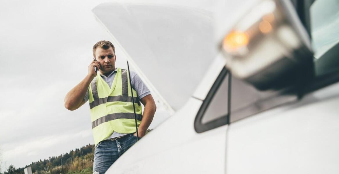 Jakie są opcje transportu dla kierowcy po skorzystaniu z pomocy drogowej?
